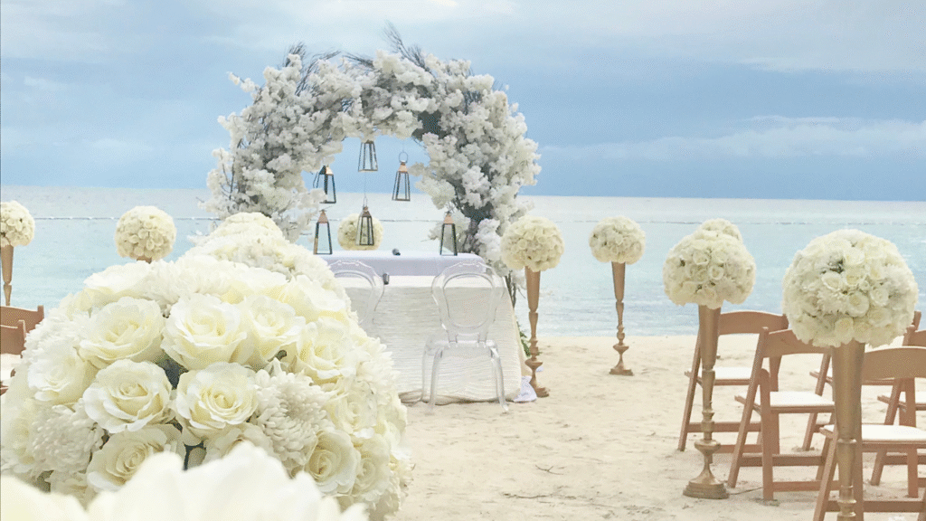 Comparing Wedding Phuket VS Samui for Beach Weddings 